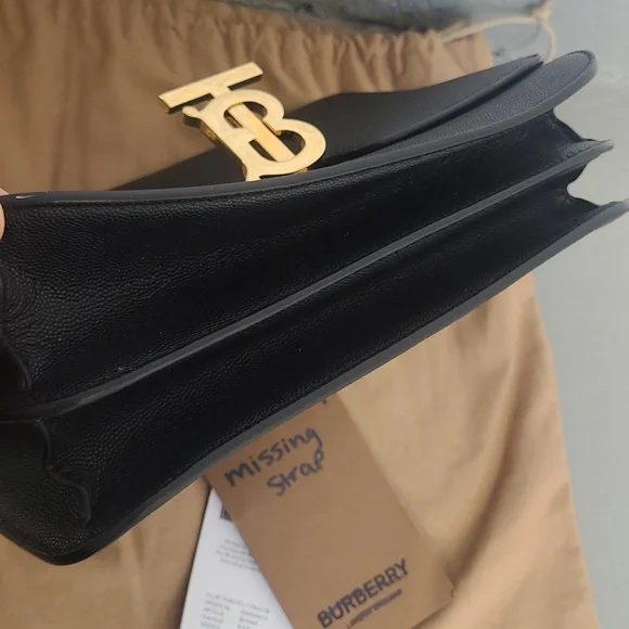 Authentic Burberry - Picture 13 of 17